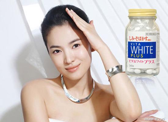 Viên uống trắng da từ bên trong Vita White Plus Nhật Bản: Các vitamin C, E, B2 có trong Vita White Plus sẽ gia tăng quá trình trao đổi chất dưới da, từ đó giúp tái tạo các tế bào do môi trường và tia tử ngoại da dep